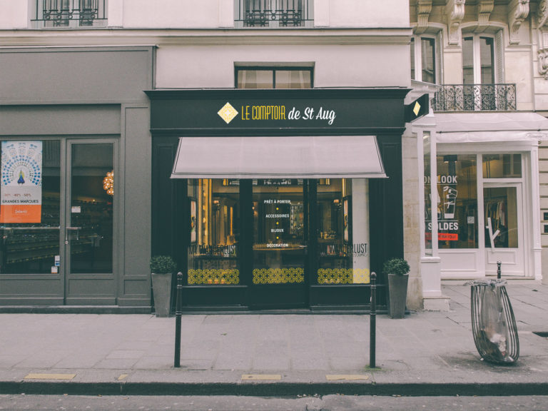 Habillage d'une boutique et enseigne de prêt-à-porter à Bordeaux